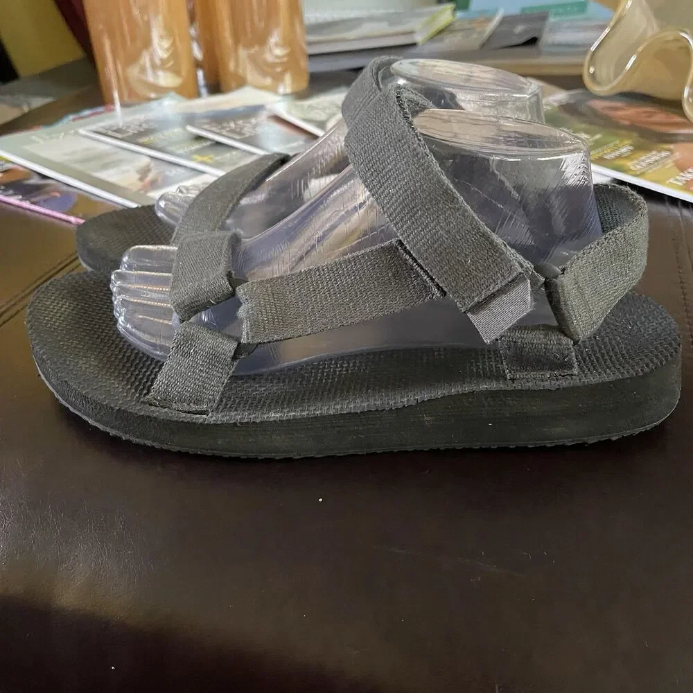 Men’s Athletic Sandals Size 10 EU 43 Gray Hiking Water Shoes RM025 Outdoor